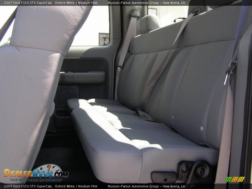 2007 Ford F150 STX SuperCab Oxford White / Medium Flint Photo #10