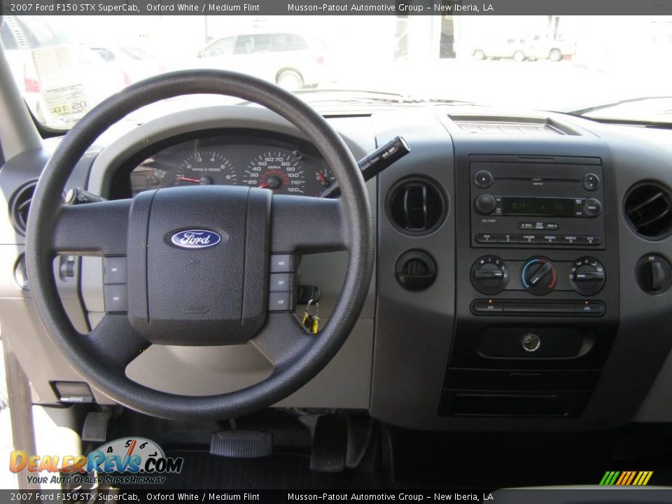 2007 Ford F150 STX SuperCab Oxford White / Medium Flint Photo #11