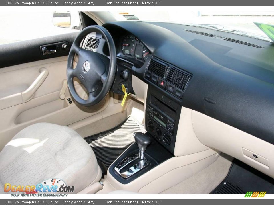 2002 Volkswagen Golf GL Coupe Candy White / Grey Photo #10