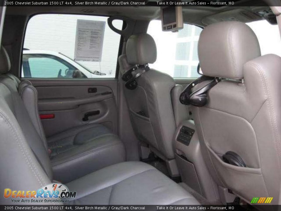 2005 Chevrolet Suburban 1500 LT 4x4 Silver Birch Metallic / Gray/Dark Charcoal Photo #10