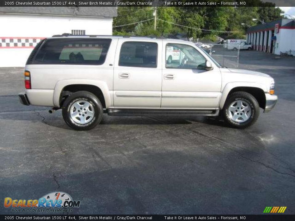 2005 Chevrolet Suburban 1500 LT 4x4 Silver Birch Metallic / Gray/Dark Charcoal Photo #15
