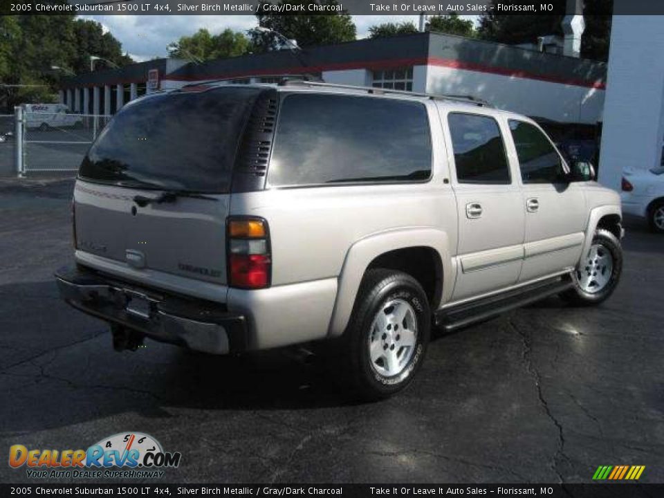 2005 Chevrolet Suburban 1500 LT 4x4 Silver Birch Metallic / Gray/Dark Charcoal Photo #16