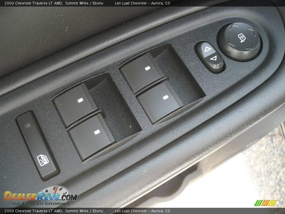 2009 Chevrolet Traverse LT AWD Summit White / Ebony Photo #8