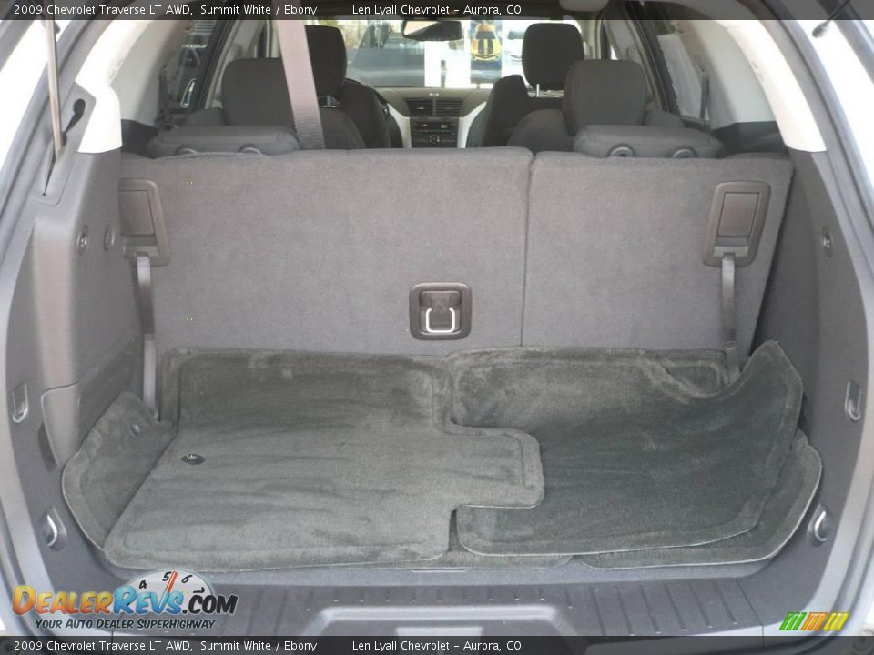 2009 Chevrolet Traverse LT AWD Summit White / Ebony Photo #12