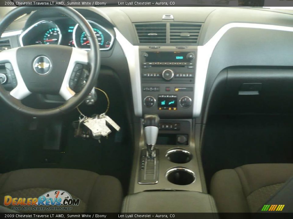 2009 Chevrolet Traverse LT AWD Summit White / Ebony Photo #17