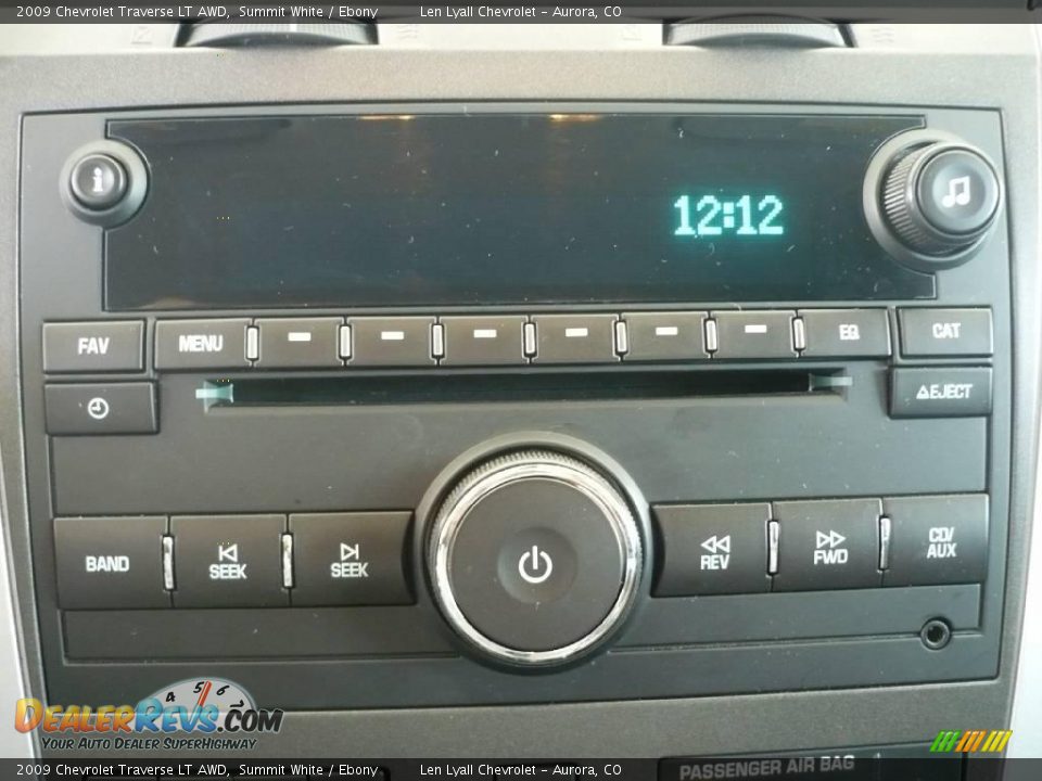 2009 Chevrolet Traverse LT AWD Summit White / Ebony Photo #27