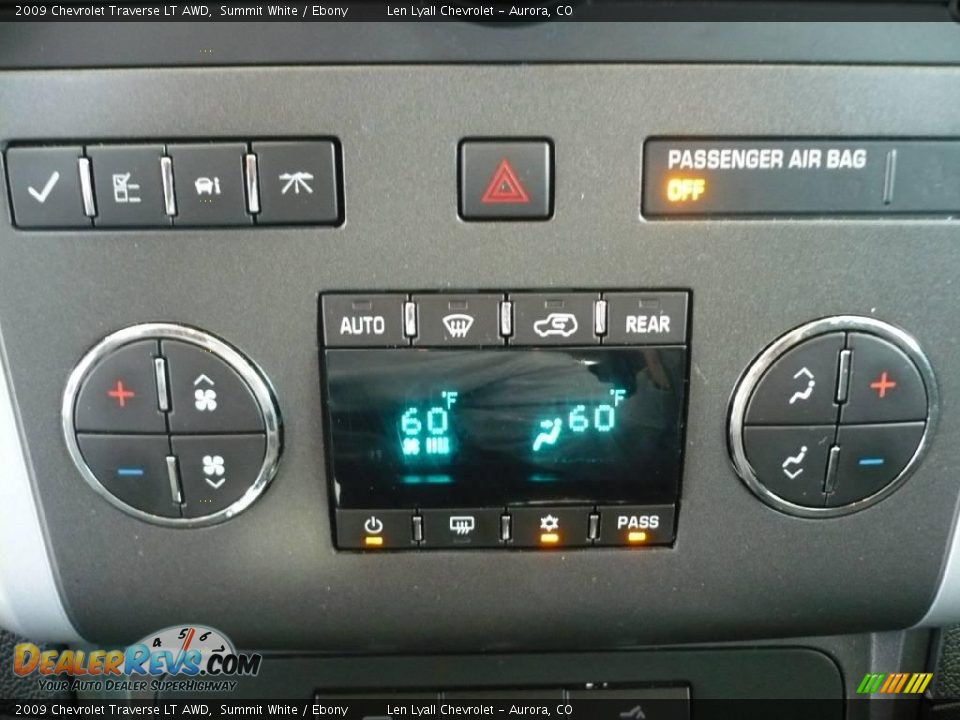 2009 Chevrolet Traverse LT AWD Summit White / Ebony Photo #28
