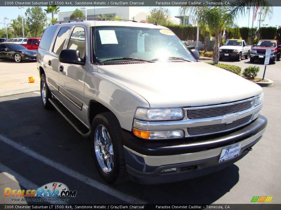 2006 Chevrolet Suburban LT 1500 4x4 Sandstone Metallic / Gray/Dark Charcoal Photo #4