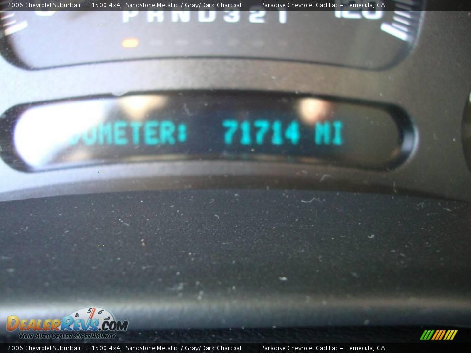 2006 Chevrolet Suburban LT 1500 4x4 Sandstone Metallic / Gray/Dark Charcoal Photo #8