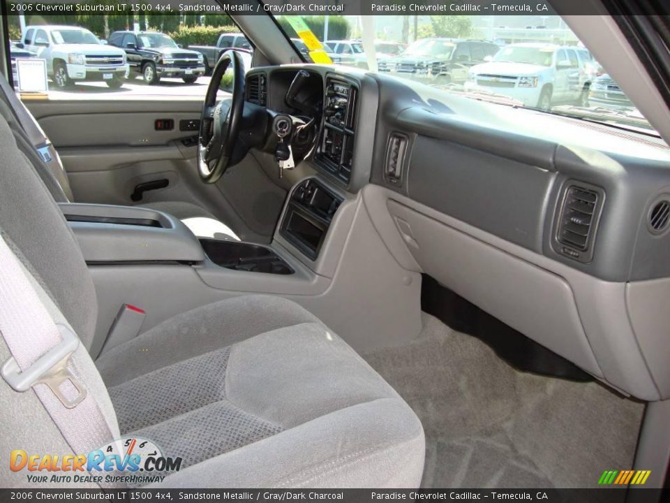 2006 Chevrolet Suburban LT 1500 4x4 Sandstone Metallic / Gray/Dark Charcoal Photo #13