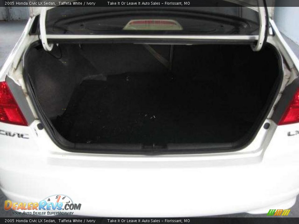 2005 Honda Civic LX Sedan Taffeta White / Ivory Photo #16