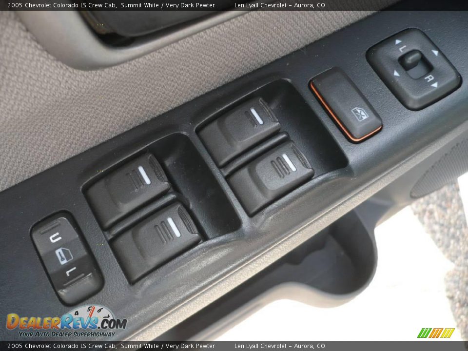 2005 Chevrolet Colorado LS Crew Cab Summit White / Very Dark Pewter Photo #8