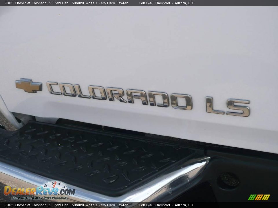 2005 Chevrolet Colorado LS Crew Cab Summit White / Very Dark Pewter Photo #12