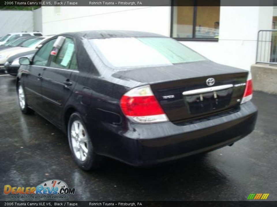 2006 Toyota Camry XLE V6 Black / Taupe Photo #2