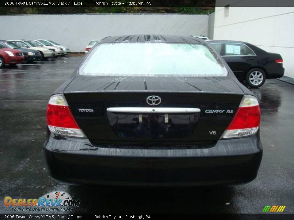 2006 Toyota Camry XLE V6 Black / Taupe Photo #3