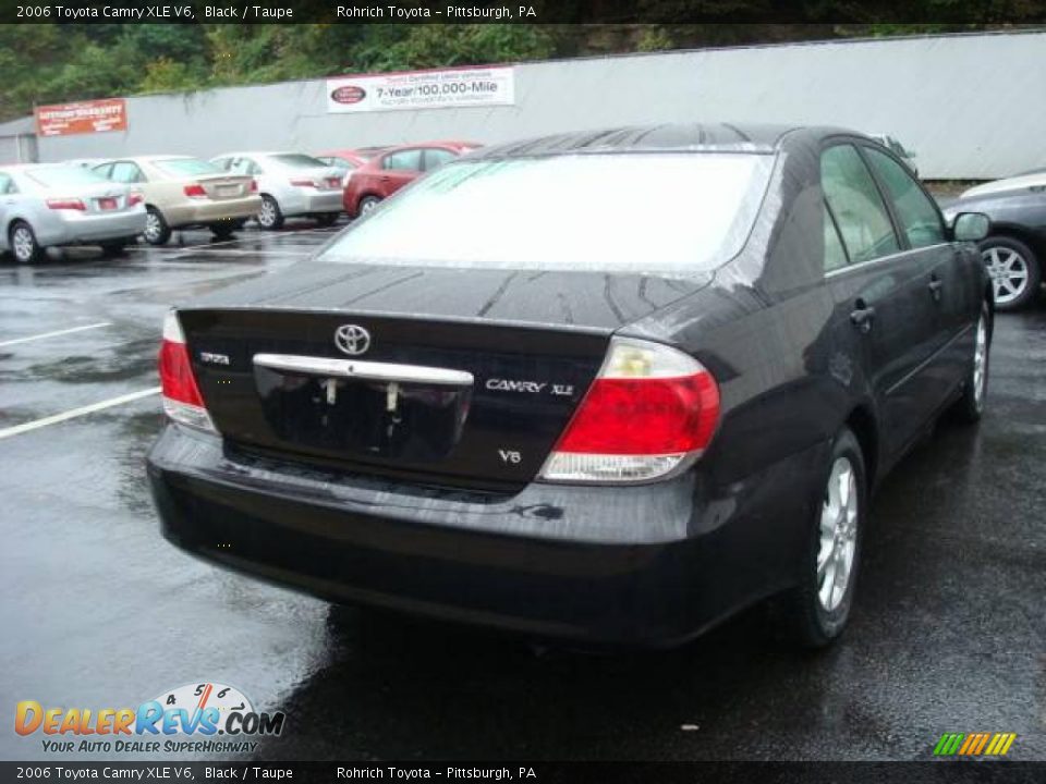 2006 Toyota Camry XLE V6 Black / Taupe Photo #4