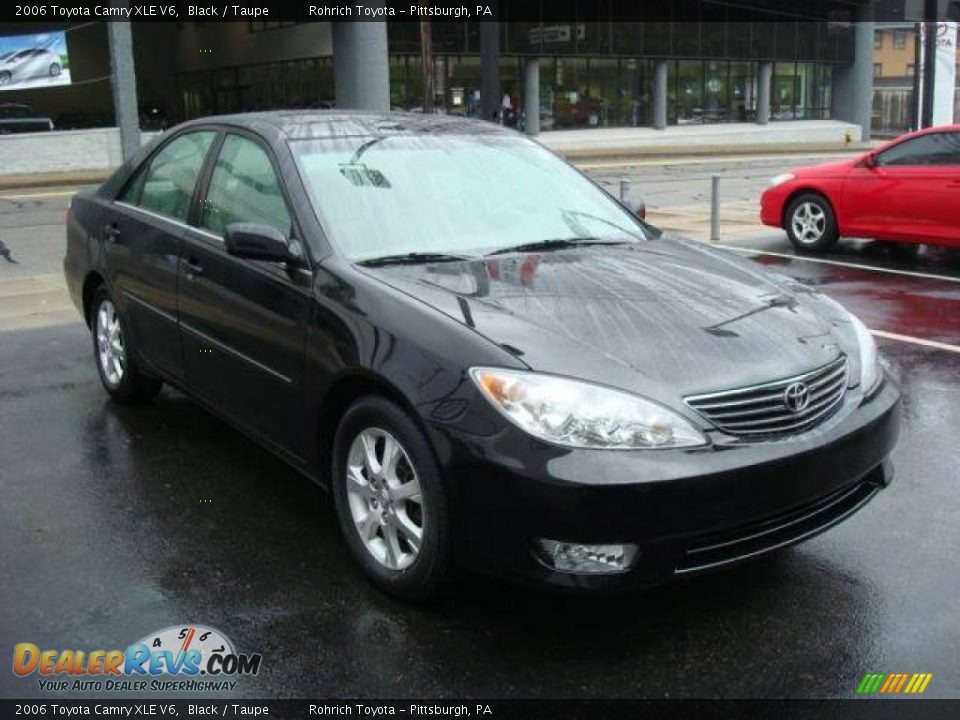 2006 Toyota Camry XLE V6 Black / Taupe Photo #6