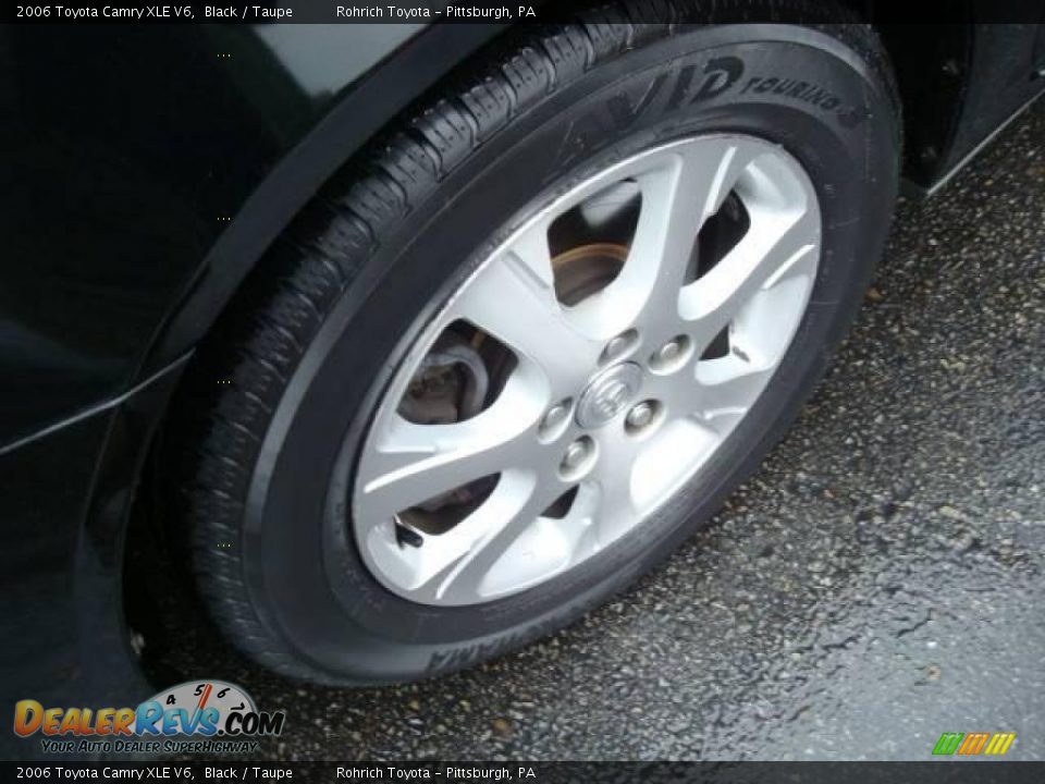 2006 Toyota Camry XLE V6 Black / Taupe Photo #9