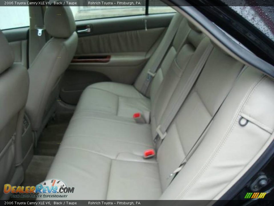 2006 Toyota Camry XLE V6 Black / Taupe Photo #11