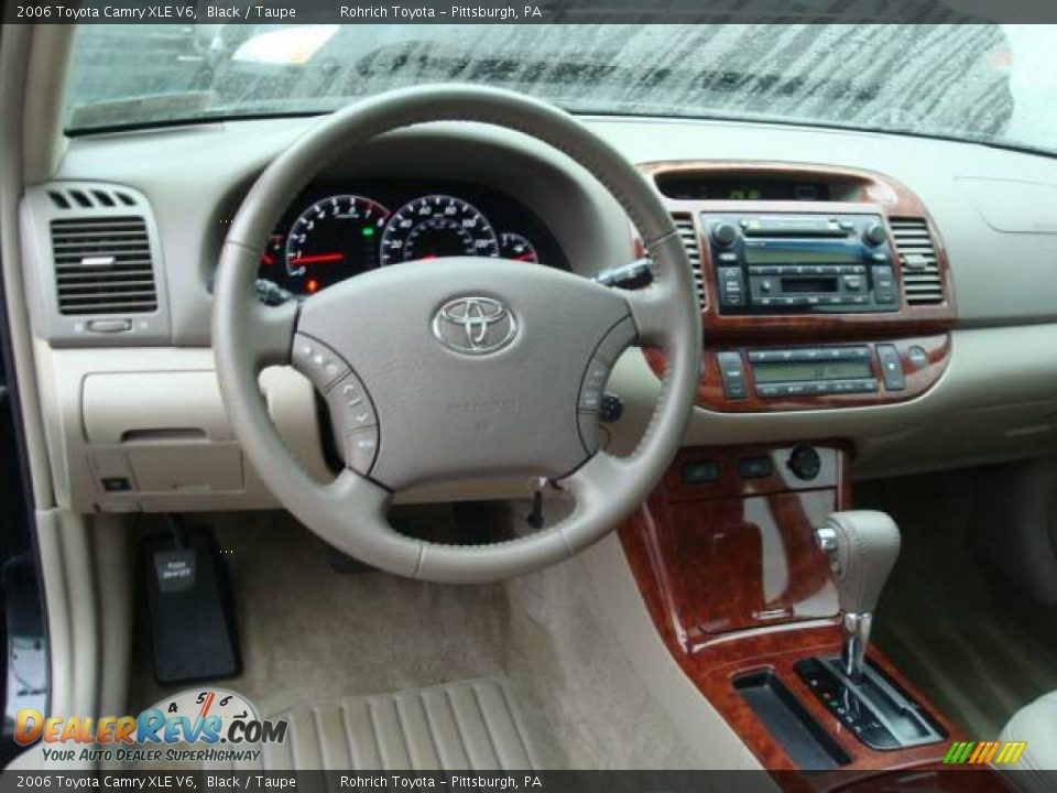 2006 Toyota Camry XLE V6 Black / Taupe Photo #12