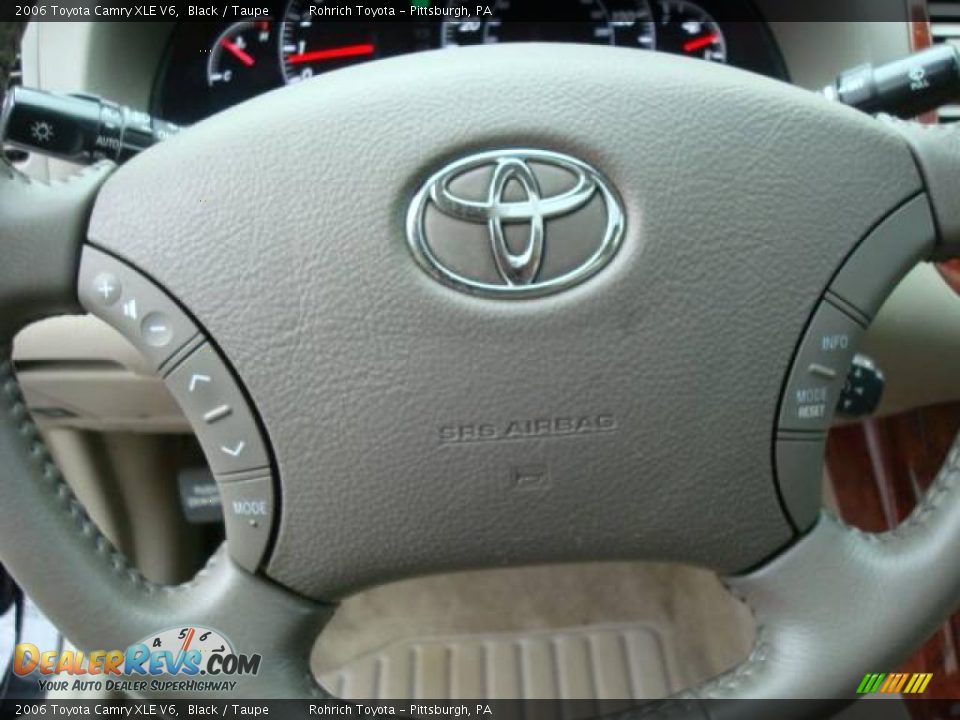 2006 Toyota Camry XLE V6 Black / Taupe Photo #17