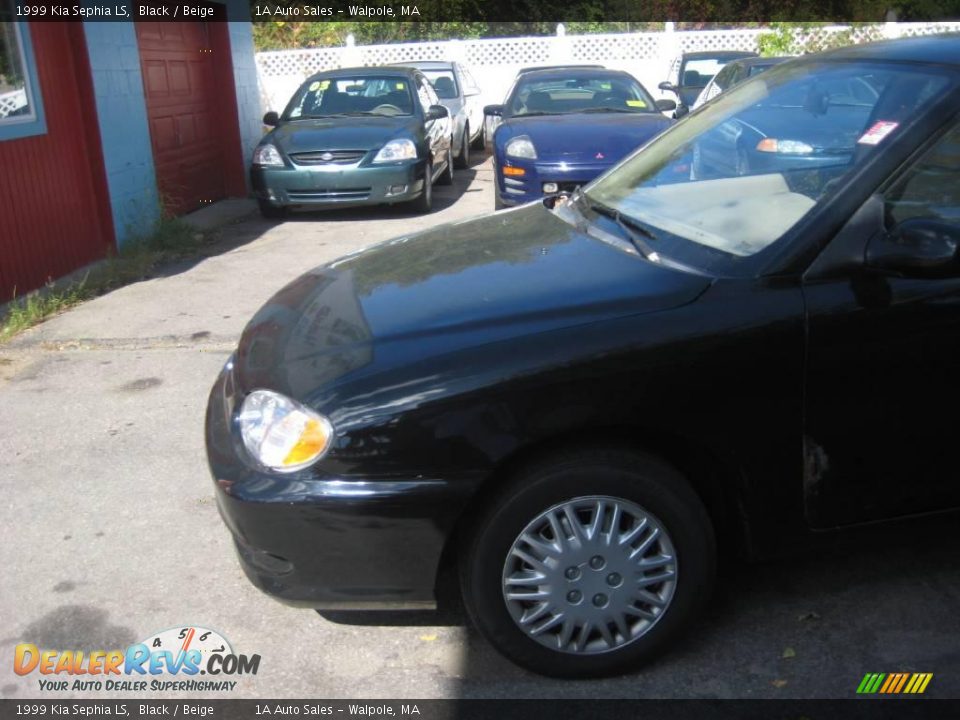 1999 Kia Sephia LS Black / Beige Photo #8