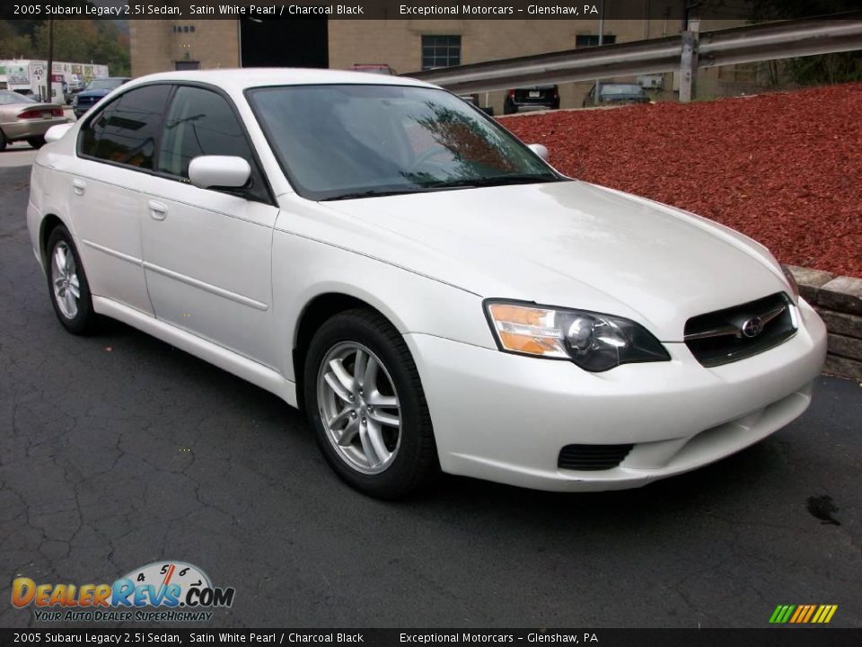 2005 Subaru Legacy 2.5i Sedan Satin White Pearl / Charcoal Black Photo #9