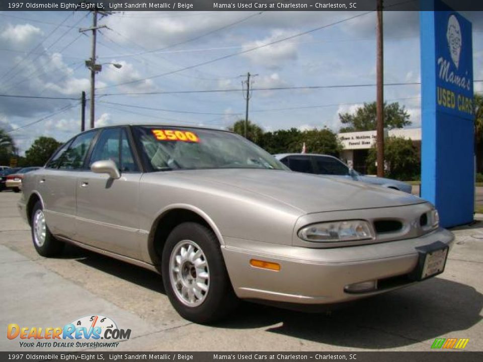 1997 Oldsmobile Eighty-Eight LS Light Sandrift Metallic / Beige Photo #4