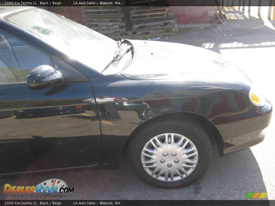 1999 Kia Sephia LS Black / Beige Photo #16