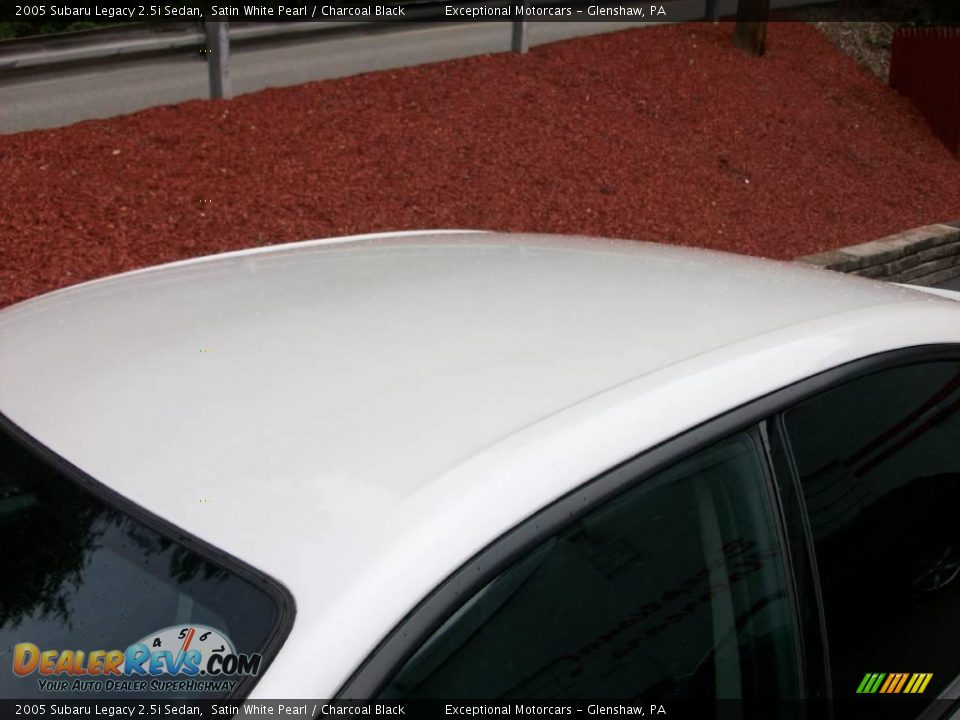 2005 Subaru Legacy 2.5i Sedan Satin White Pearl / Charcoal Black Photo #11