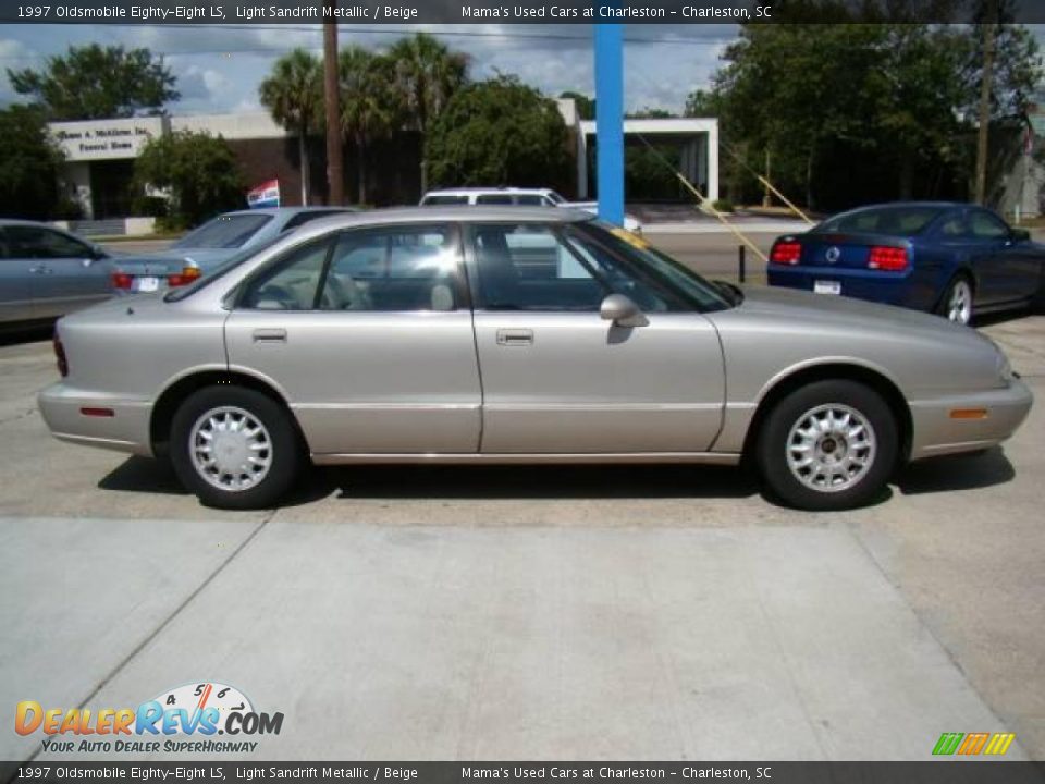 1997 Oldsmobile Eighty-Eight LS Light Sandrift Metallic / Beige Photo #5