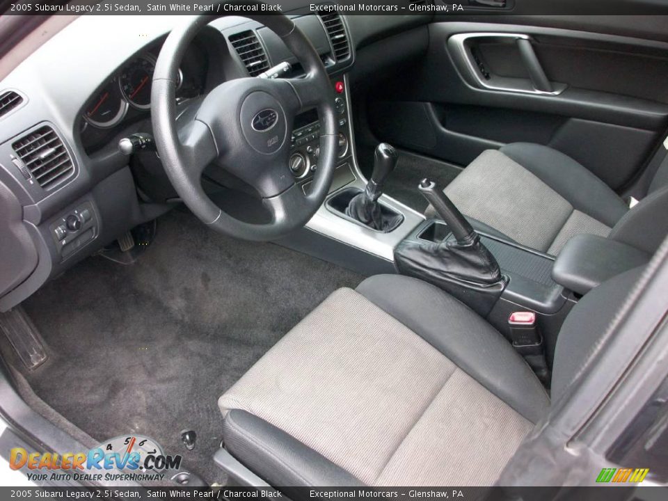 2005 Subaru Legacy 2.5i Sedan Satin White Pearl / Charcoal Black Photo #12
