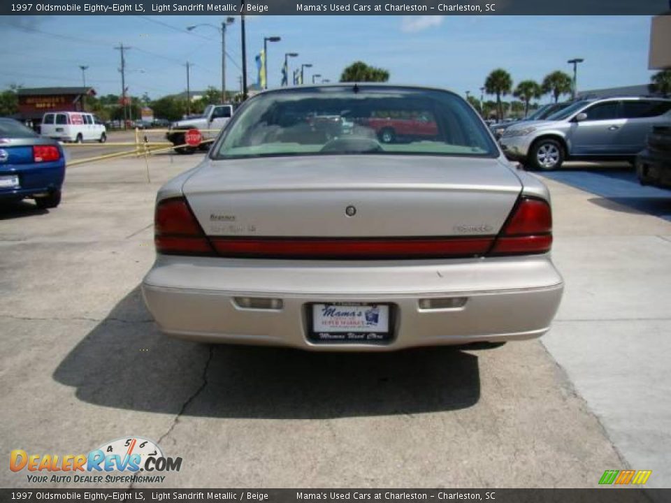 1997 Oldsmobile Eighty-Eight LS Light Sandrift Metallic / Beige Photo #7