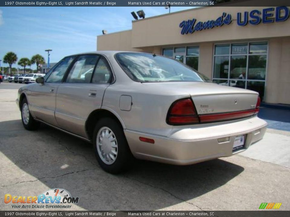 1997 Oldsmobile Eighty-Eight LS Light Sandrift Metallic / Beige Photo #8