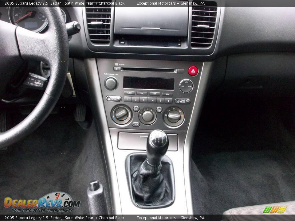 2005 Subaru Legacy 2.5i Sedan Satin White Pearl / Charcoal Black Photo #15