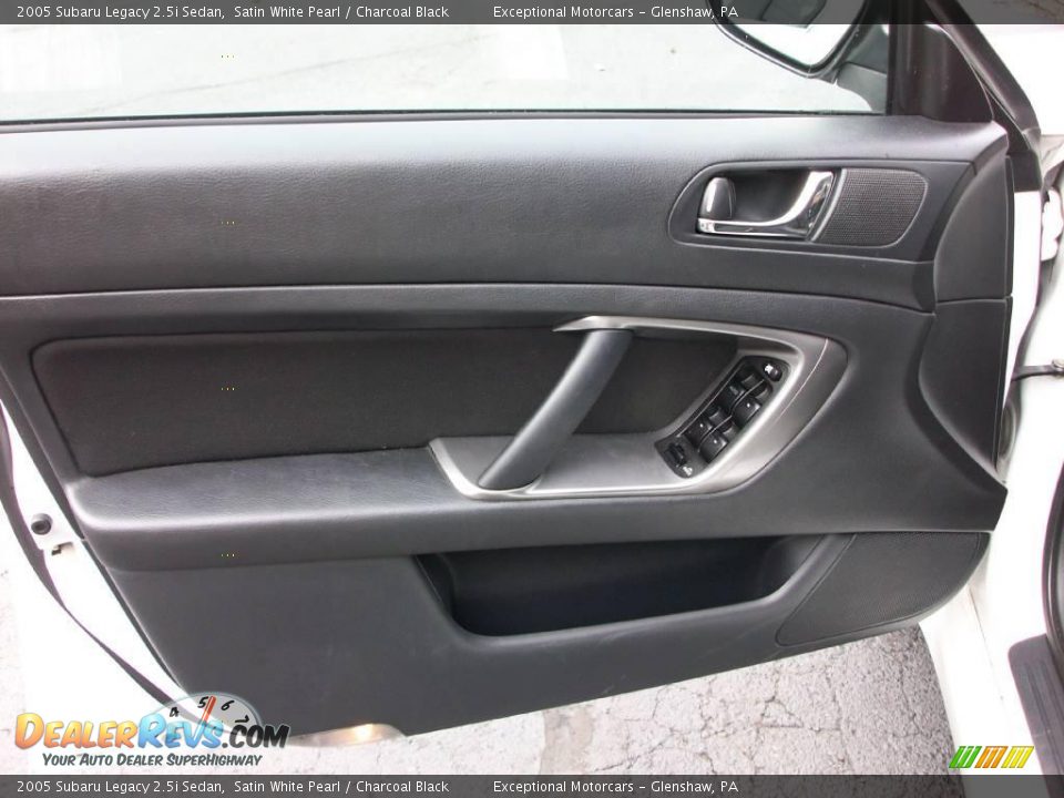 2005 Subaru Legacy 2.5i Sedan Satin White Pearl / Charcoal Black Photo #16