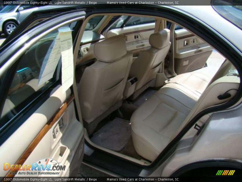 1997 Oldsmobile Eighty-Eight LS Light Sandrift Metallic / Beige Photo #10