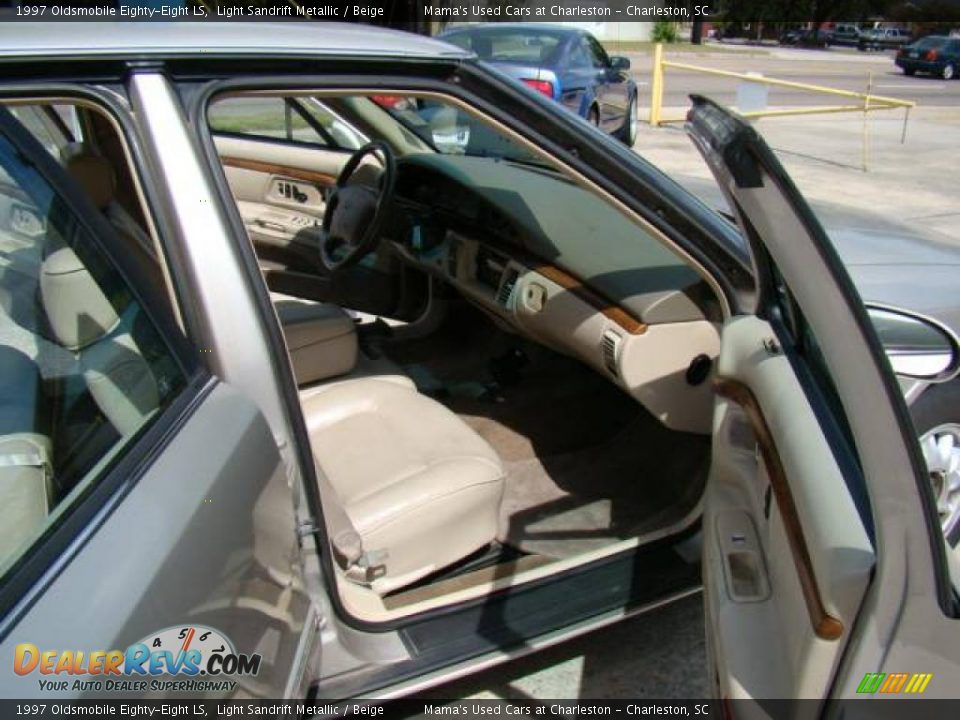 1997 Oldsmobile Eighty-Eight LS Light Sandrift Metallic / Beige Photo #11
