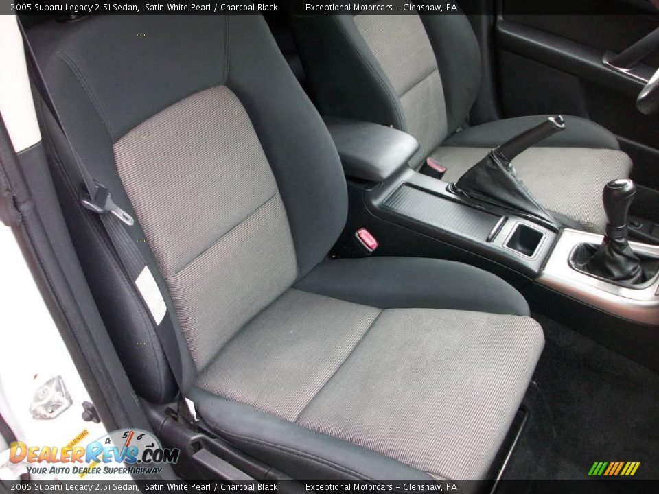 2005 Subaru Legacy 2.5i Sedan Satin White Pearl / Charcoal Black Photo #18