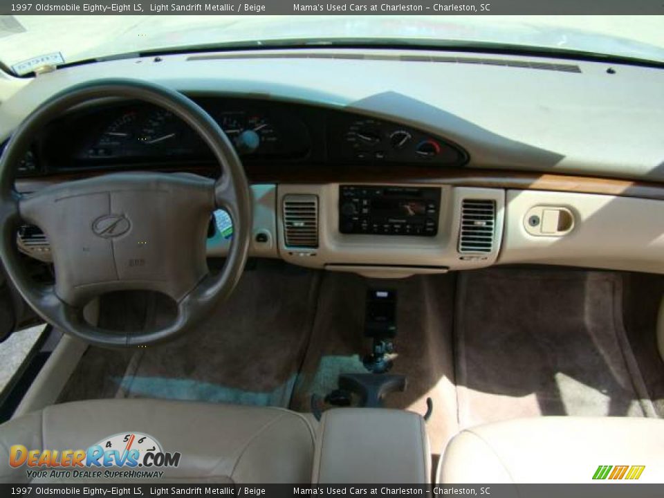 1997 Oldsmobile Eighty-Eight LS Light Sandrift Metallic / Beige Photo #13