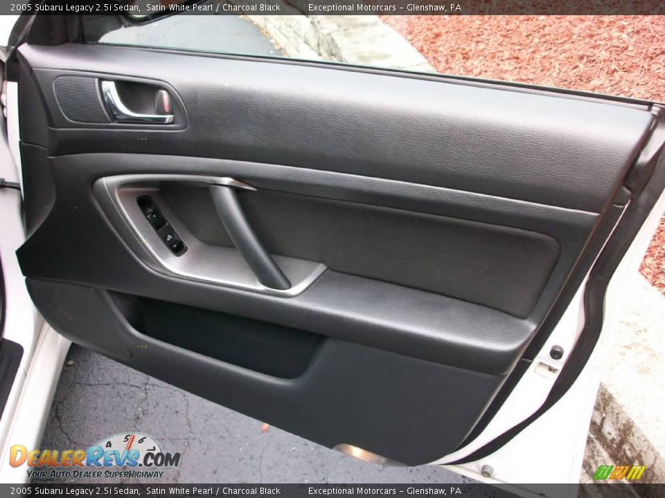 2005 Subaru Legacy 2.5i Sedan Satin White Pearl / Charcoal Black Photo #19