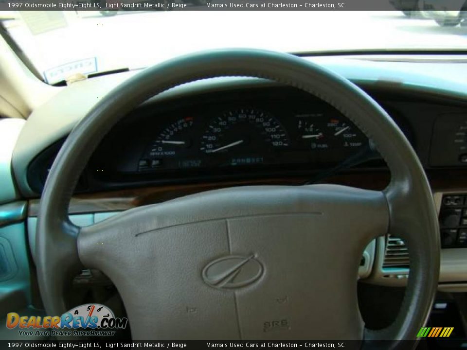 1997 Oldsmobile Eighty-Eight LS Light Sandrift Metallic / Beige Photo #17