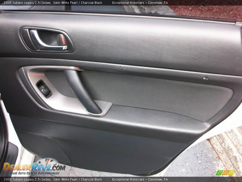 2005 Subaru Legacy 2.5i Sedan Satin White Pearl / Charcoal Black Photo #23