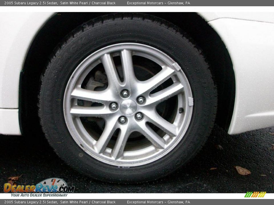 2005 Subaru Legacy 2.5i Sedan Satin White Pearl / Charcoal Black Photo #25