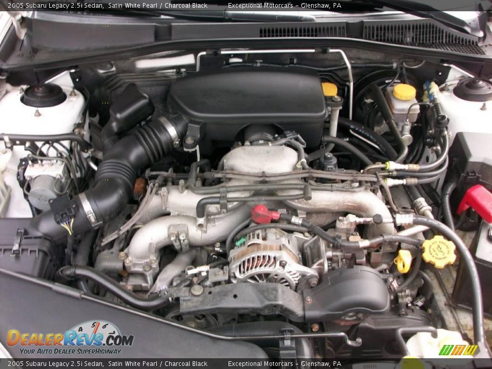 2005 Subaru Legacy 2.5i Sedan Satin White Pearl / Charcoal Black Photo #26