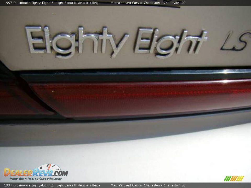 1997 Oldsmobile Eighty-Eight LS Light Sandrift Metallic / Beige Photo #26