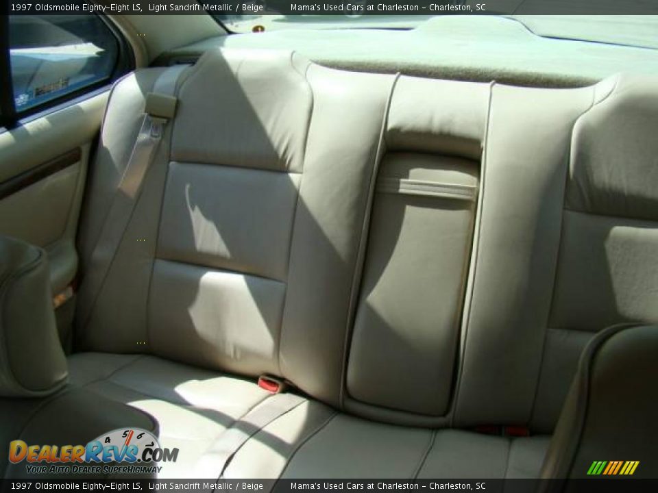 1997 Oldsmobile Eighty-Eight LS Light Sandrift Metallic / Beige Photo #28