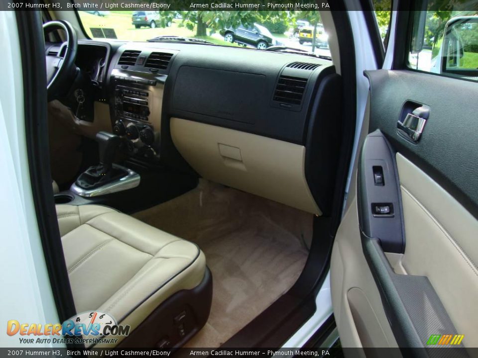 2007 Hummer H3 Birch White / Light Cashmere/Ebony Photo #17