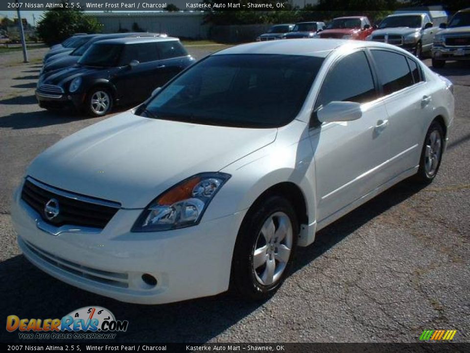 2007 Nissan Altima 2.5 S Winter Frost Pearl / Charcoal Photo #1