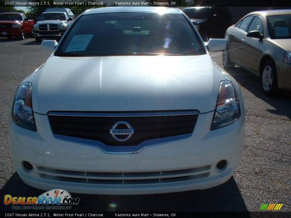 2007 Nissan Altima 2.5 S Winter Frost Pearl / Charcoal Photo #2